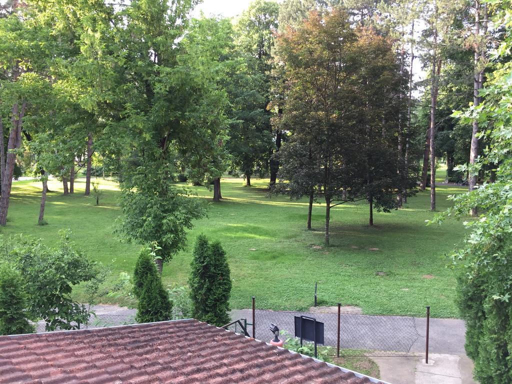 S' Centro - Park Apartments Kraljevo Dış mekan fotoğraf