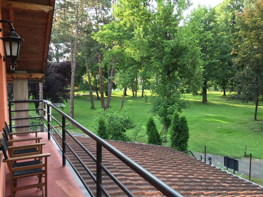 S' Centro - Park Apartments Kraljevo Dış mekan fotoğraf