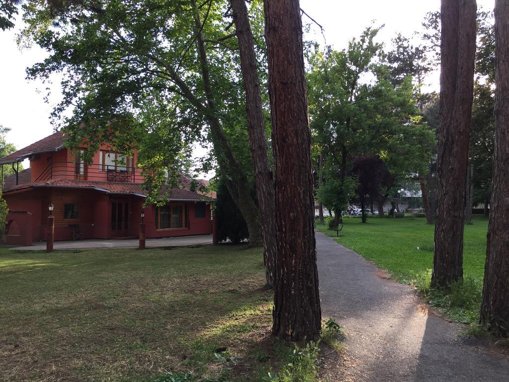 S' Centro - Park Apartments Kraljevo Dış mekan fotoğraf